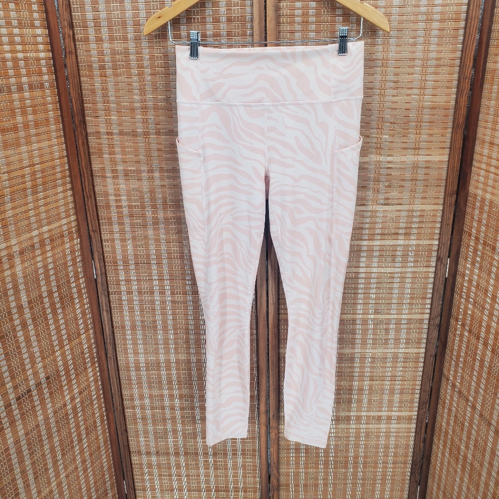♧ Fabletics UPF 50+ The Oasis Legging Pink Animal Print Size Medium NWT